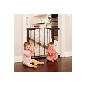 Closing Baby Gate with Pressure Mount and 22" Wide Door