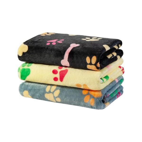 Cute Paw Pattern Fleece Blanket for Dogs and Cats with Cozy Three-Piece Design