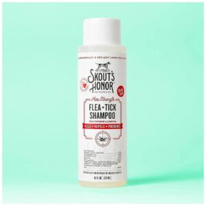 Effective Flea and Tick Shampoo with Peppermint and Cedarwood Essential Oils