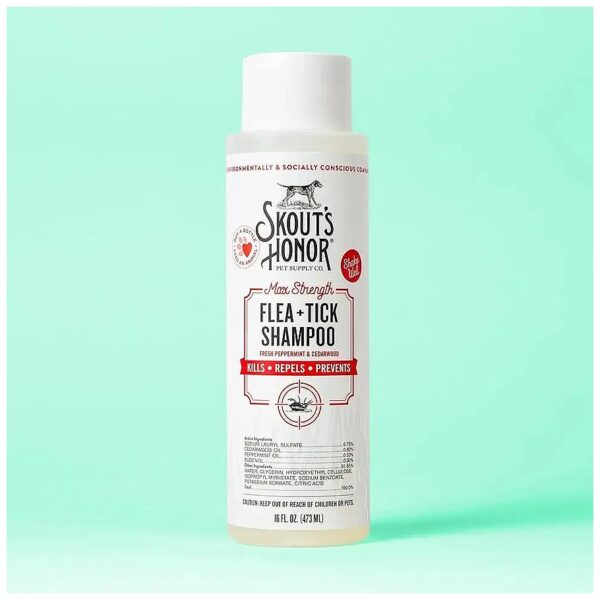 Effective Flea and Tick Shampoo with Peppermint and Cedarwood Essential Oils