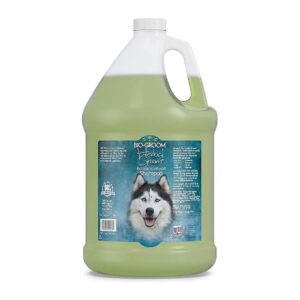 Free and Dye-Free Dog Shampoo for a Softer Coat