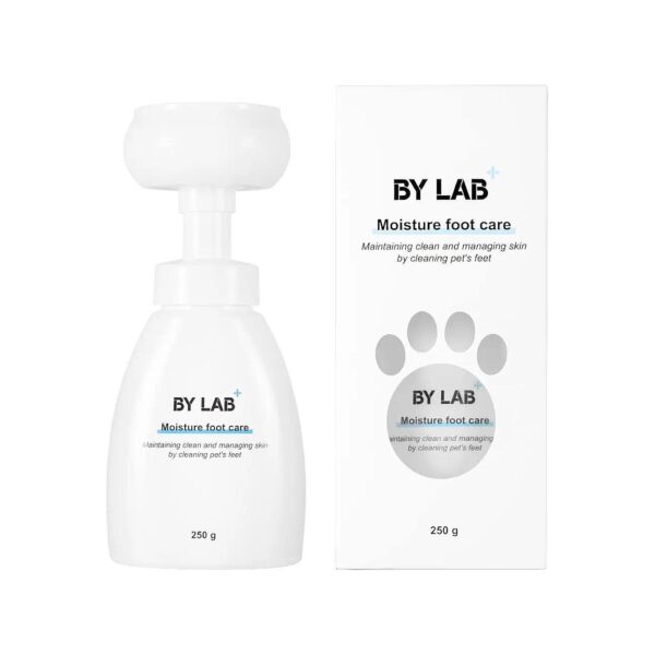 Friendly Moisture-Rich Foam Paw Cleaner for Dogs and Cats with Sensitive Skin