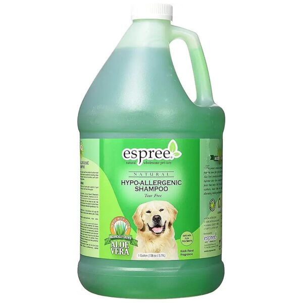 Hypo-Allergenic Shampoo for Sensitive Pets with Aloe Vera and Gentle Formula