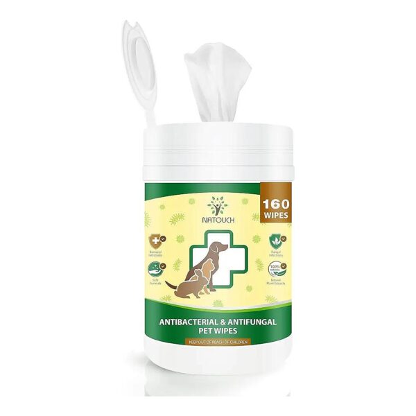 Natural Pet Grooming Wipes with Antifungal and Antibacterial Properties for Dogs and Cats