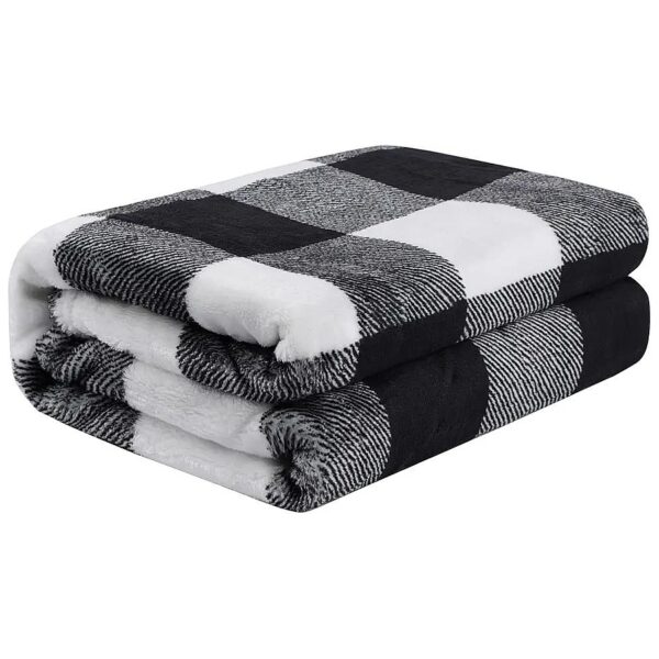 Protective and Comfortable Pet Blanket for Medium-Sized Dogs and Cats