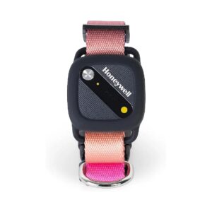 Size-Fits-All Dog GPS Tracker with Adjustable Collar and Weather-Resistant Design