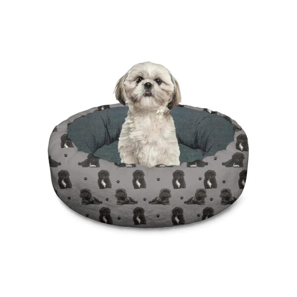 Slip Polyester Pet Bed for Small Dogs with Round Donut Shape and Washable Material