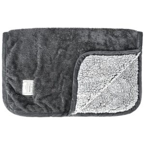 Waterproof and Tear-Resistant Pet Blanket with Soft Fluffy Plush Sherpa Lining for Pets