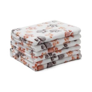 White Pet Blanket Flannel Throw Pet Bedding with Soft and Fluffy Material